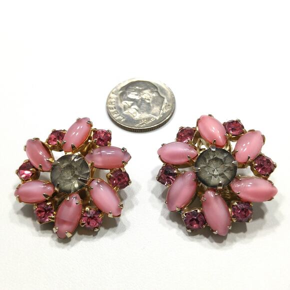 Vintage 1960s Art Glass Pink Rhinestone Clip Earrings, Gold Plated - Picture 4 of 10